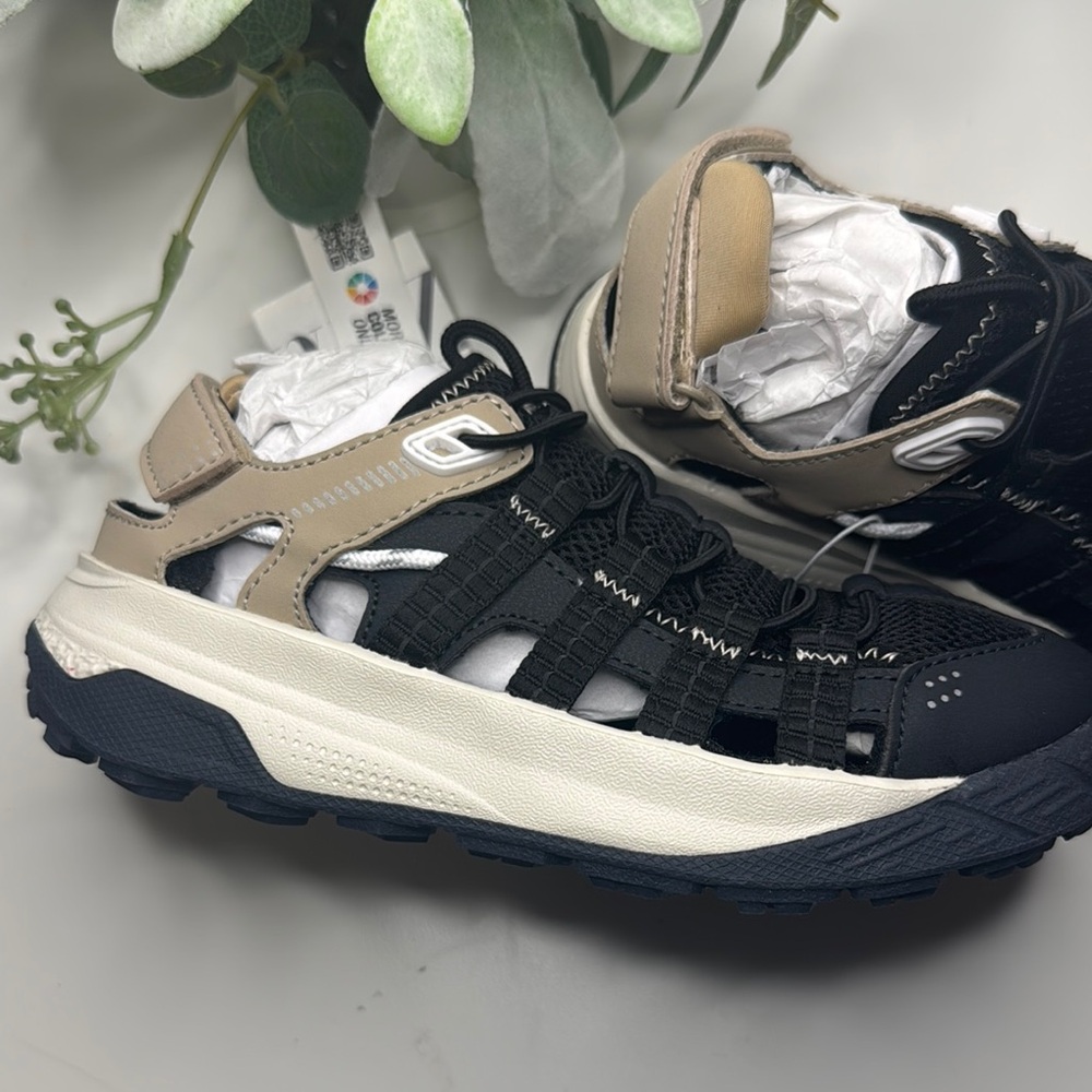 Zara Stylish Black and Tan Sneakers